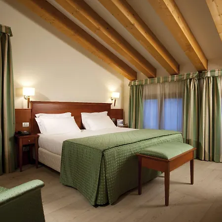 Hotel Western Titian Treviso 4*